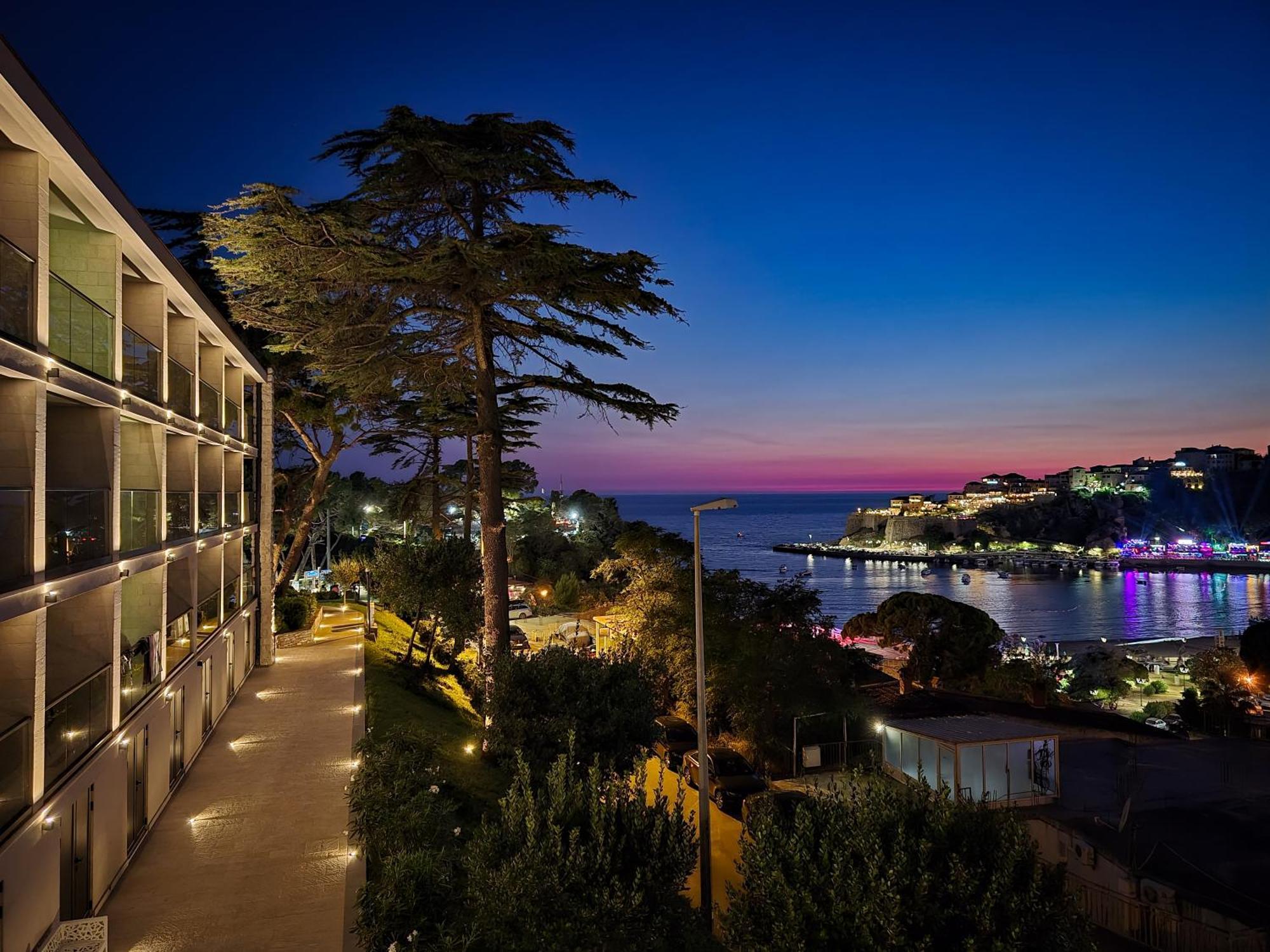The New Hotel Mediteran - Villa Edition Ulcinj Zewnętrze zdjęcie
